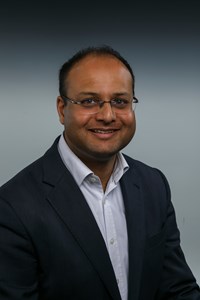 Portrait Dr Amar Shah