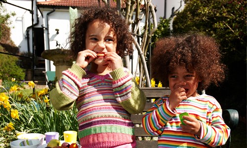 two children eating