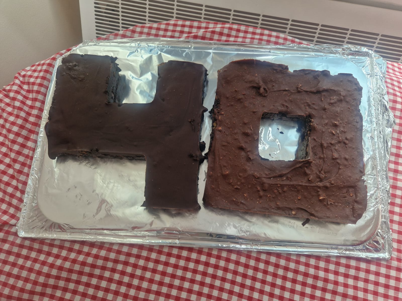 Diane Ball's 40 years in NHS celebration cake